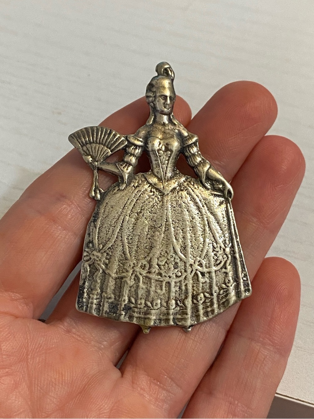 Vintage Sterling Silver Marie Antoinette Lady Brooch 925